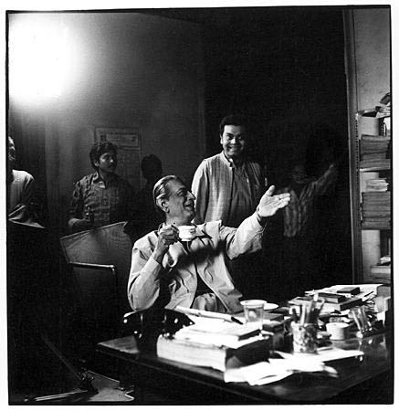 Satyajit Ray with son - Sandip Ray on the sets of Ganashatru, 1989 ©Denis Darzacq