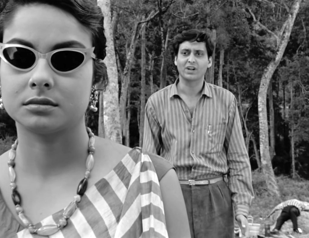 Karuna (Madhabi Mukherjee) and Amitabha Roy (Soumitra Chatterjee), Kapurush