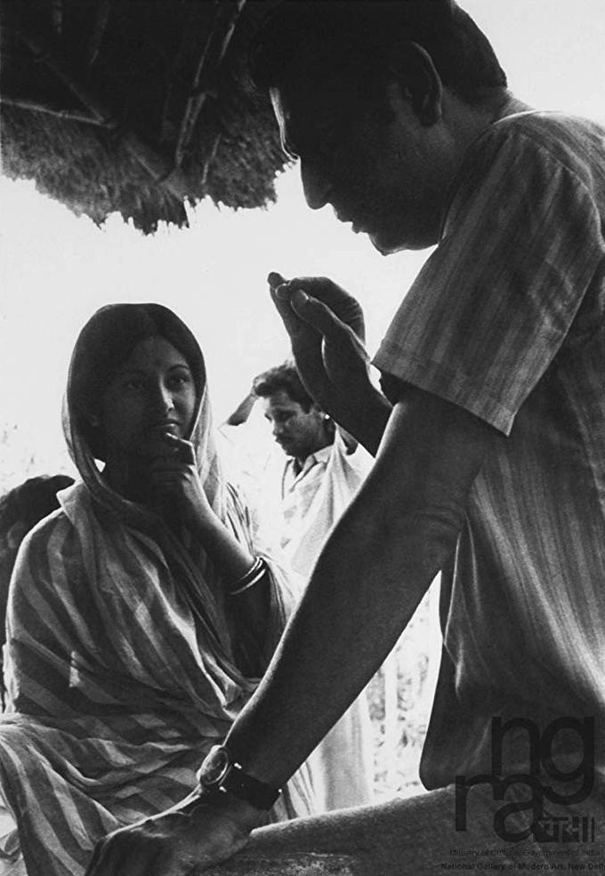 Satyajit Ray directing Babita ©Nemai Ghosh